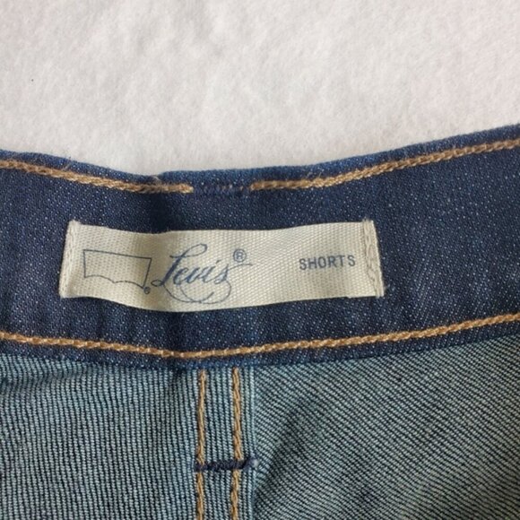 Levi's Dark Wash Button-Fly Jeans Shorts Size 8 - Picture 3 of 7